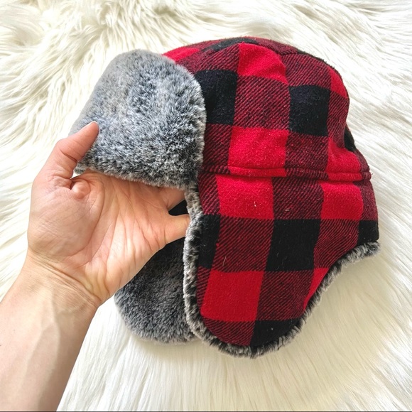 (❤️3/$30) Red & black plaid kids winter hat - Picture 2 of 3